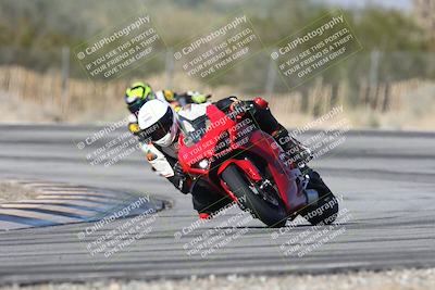 media/Dec-01-2025-Moto Forza (Mon) [[2daa91e15f]]/1-Advanced Group/Session 3 (Turn 3)/